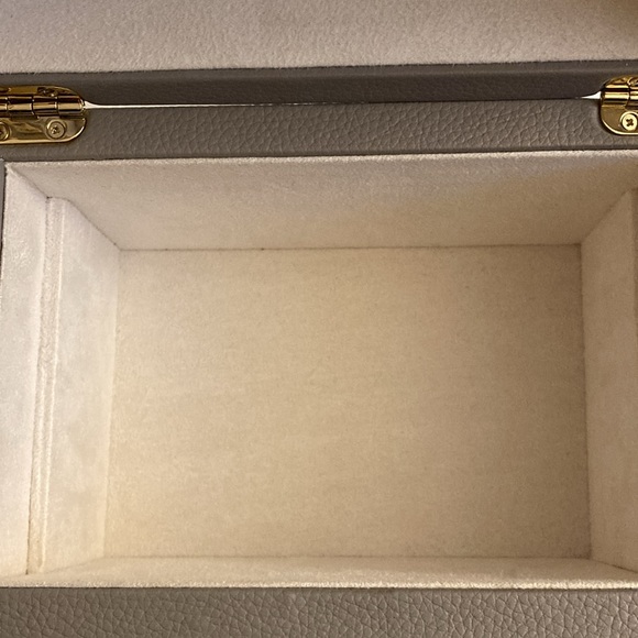 Pottery Barn Small Quinn Grey Leather Jewelry Box Foil Debossed Retired - Picture 12 of 13
